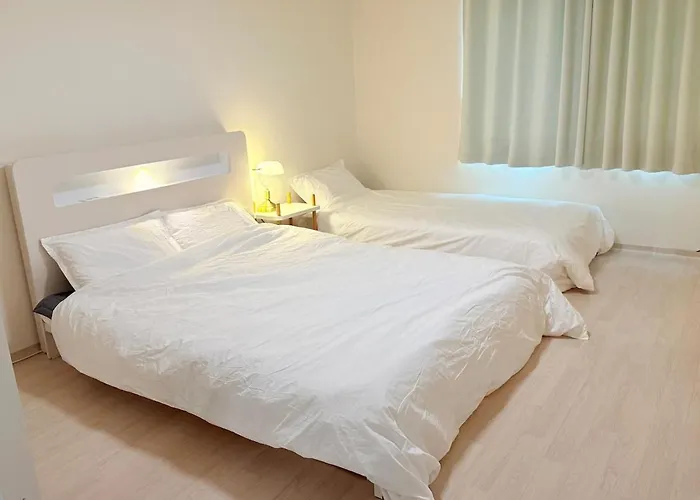Cozy Family House Near Nampo Station, Parking Available, Yeongdo Entrance