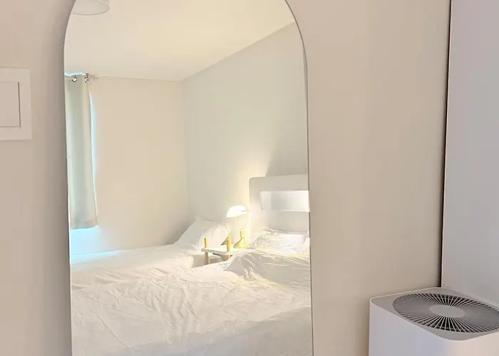 Cozy Family House Near Nampo Station, Parking Available, Yeongdo Entrance *